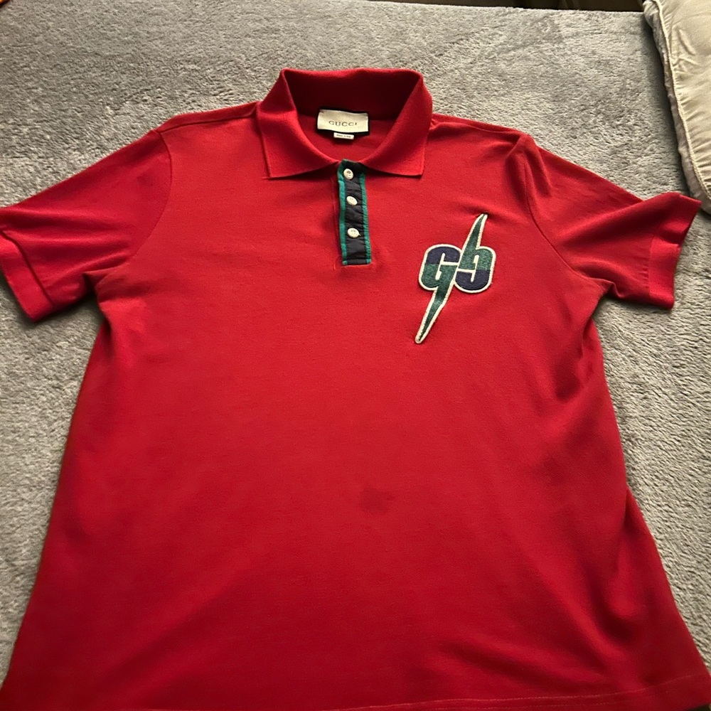 GUCCI SHIRT (NEED GONE BEST OFFER)